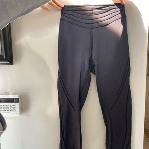 Lululemon Leggings - Limited Edition - Size 6 - Run Large - WORN ONCE - black